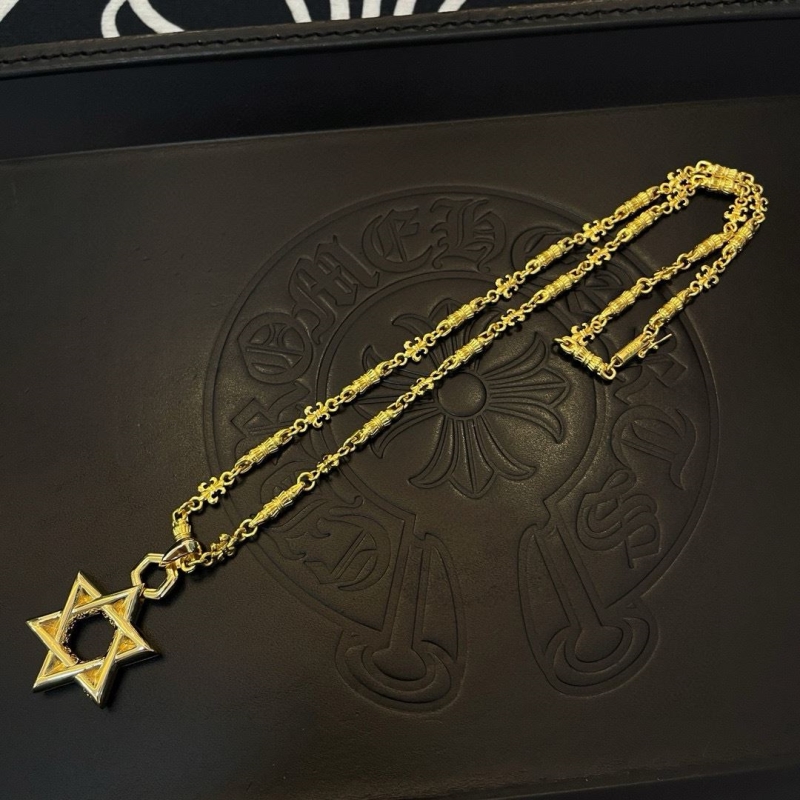 Ch*0me He**ts necklaces